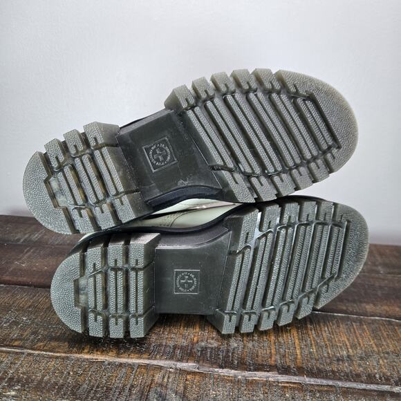 NEW Dr Martens Audrick 8 Eye Boot Womens Size 7 Lace Up Platform Boots Gray - Picture 9 of 12